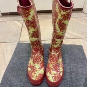 Rain Boot by Smith & Hawken - Super Cute Flower Motif - Pink & Green - Size 9M